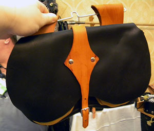 Traditional Kidney Pouch